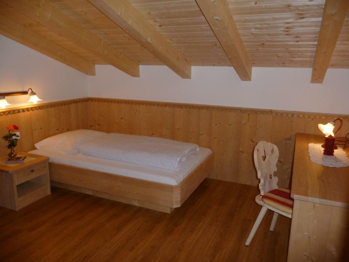 Ferienwohnungen Obermoarhof Algund Exterior foto