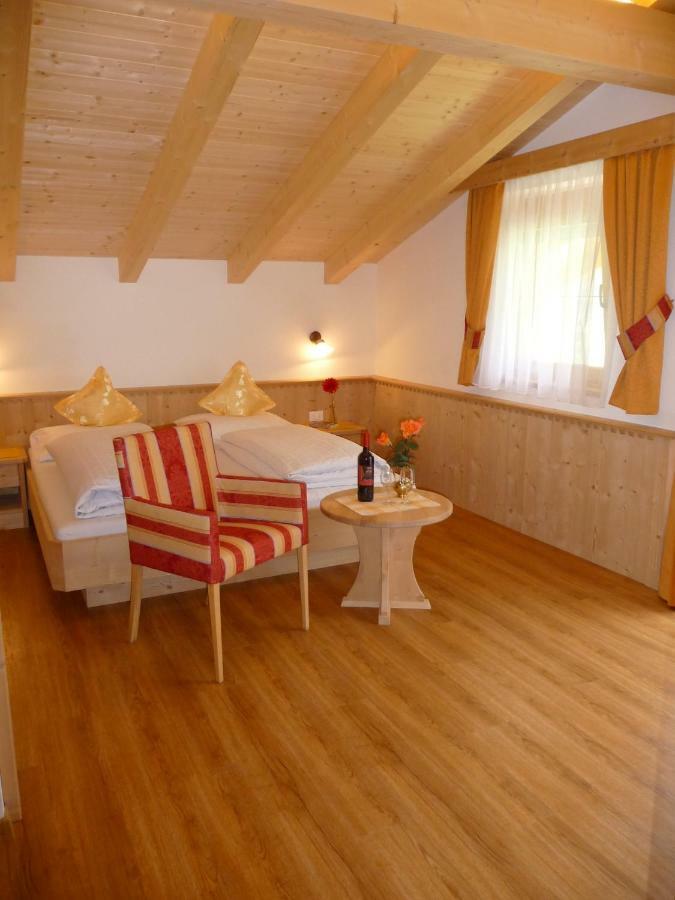 Ferienwohnungen Obermoarhof Algund Exterior foto